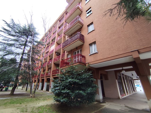 Corso Francia fronte Metro signorile mq.100 trilocale 3°piano