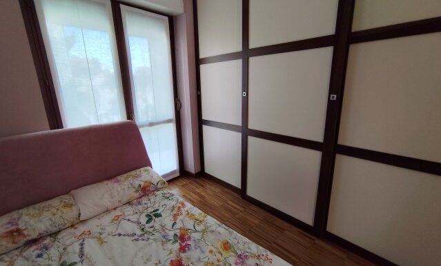 1740571066103 (Small)